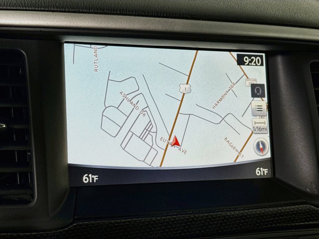 Used 2019 Nissan Pathfinder SL AWD/4WD image 7