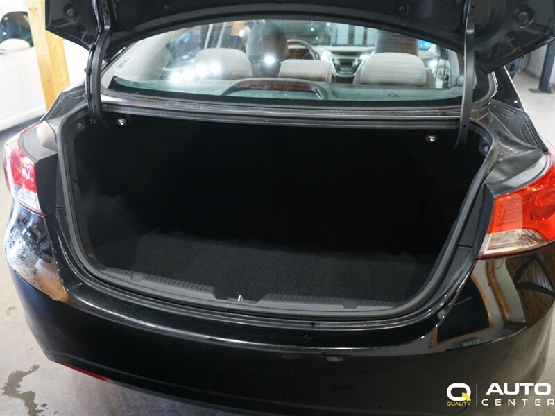 Used 2013 Hyundai Elantra Sedan FWD image 28