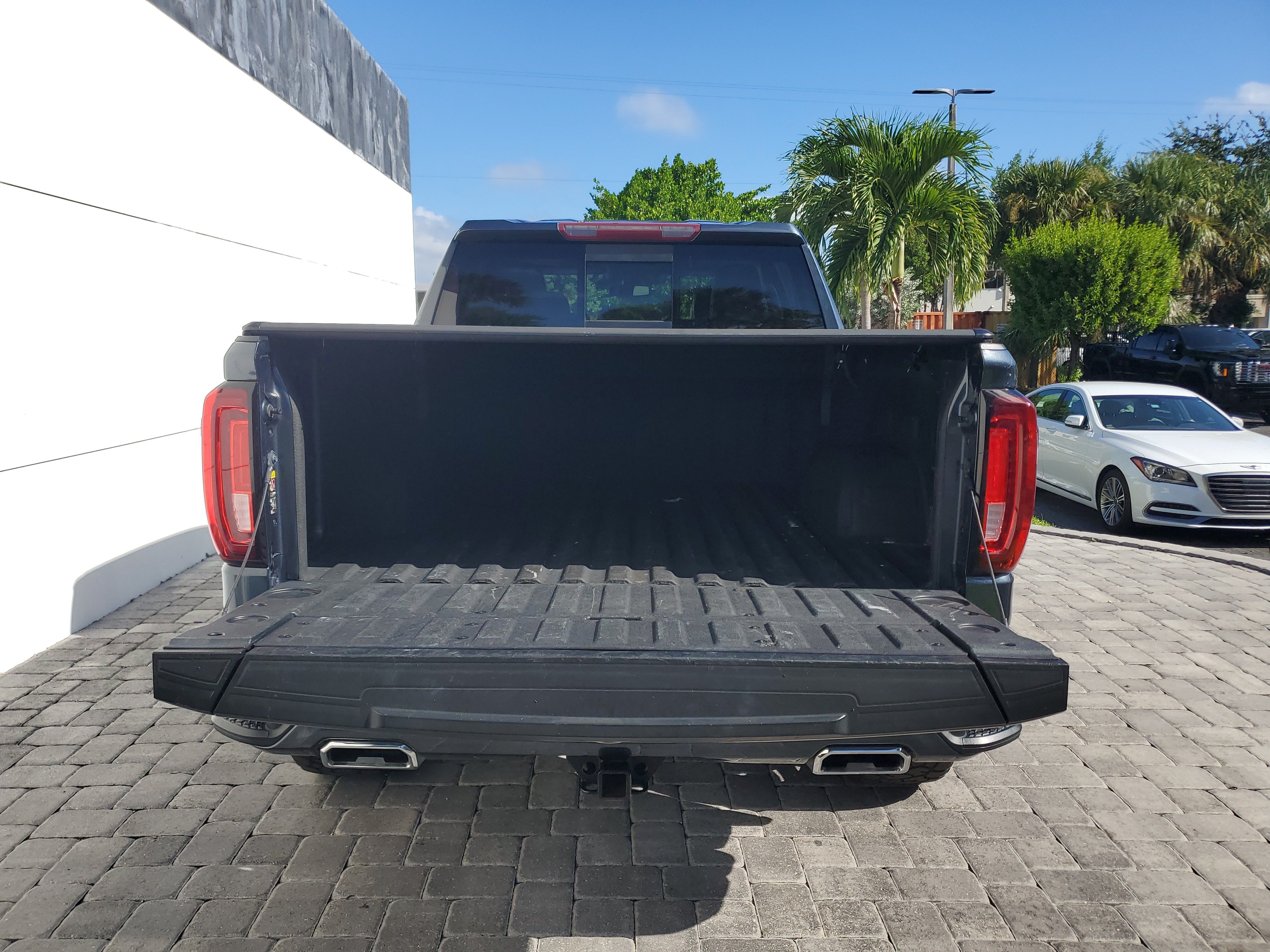 Used 2022 GMC Sierra 1500 Denali w/ Denali Premium Package AWD/4WD image 9