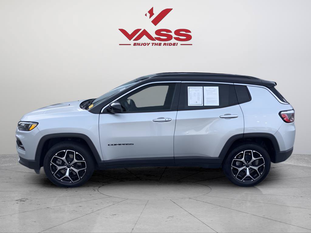 Used 2025 Jeep Compass Limited AWD/4WD image 2