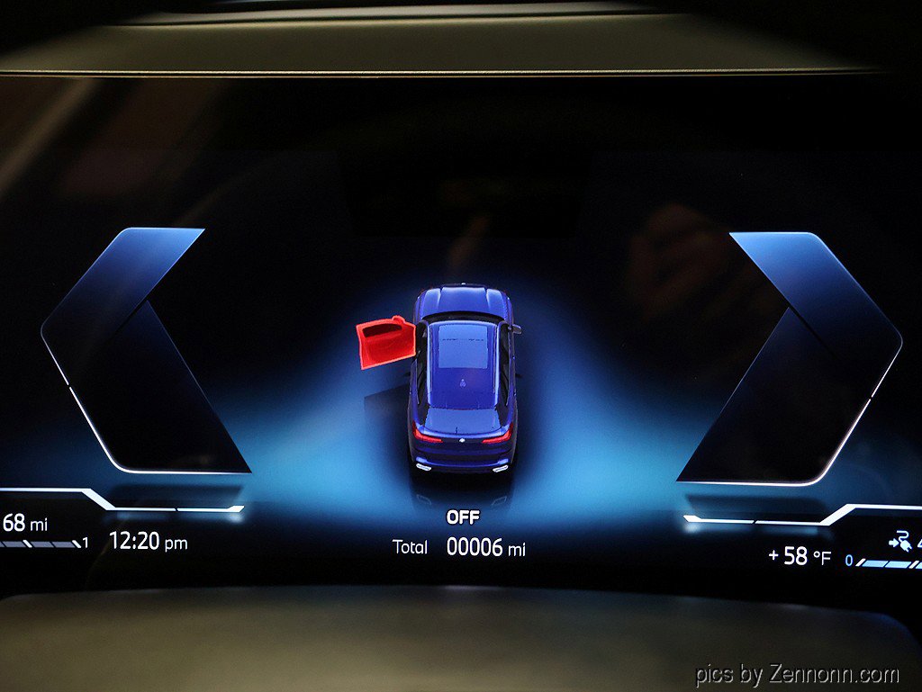 Used 2026 BMW X5 xDrive50e w/ M Sport Package image 18