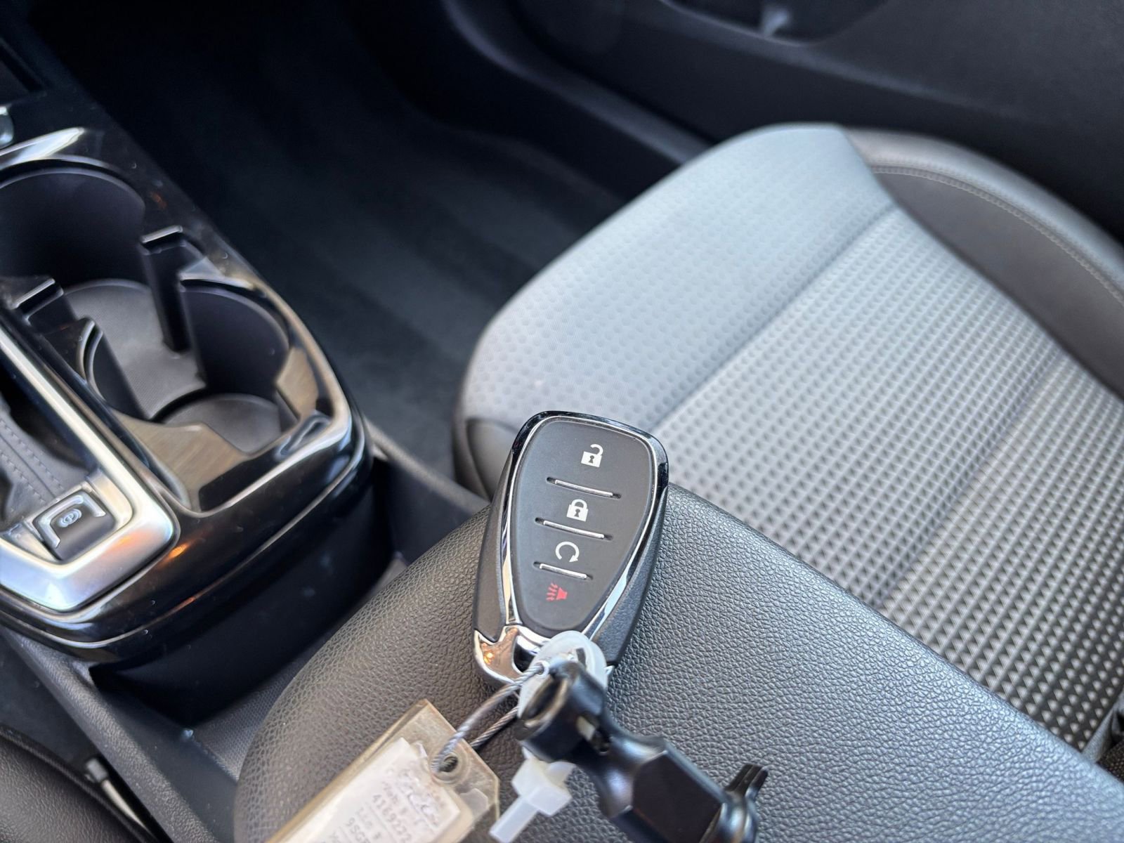 Used 2025 Chevrolet Trax LT FWD image 24