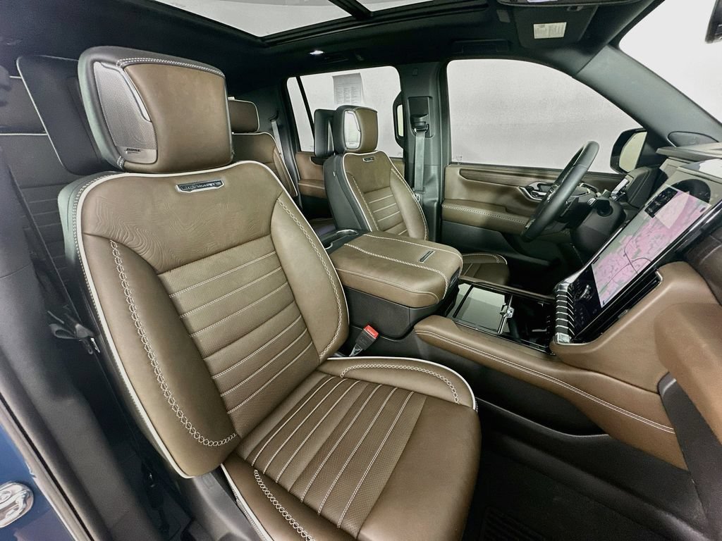 Used 2026 GMC Yukon XL Denali Ultimate AWD/4WD image 38