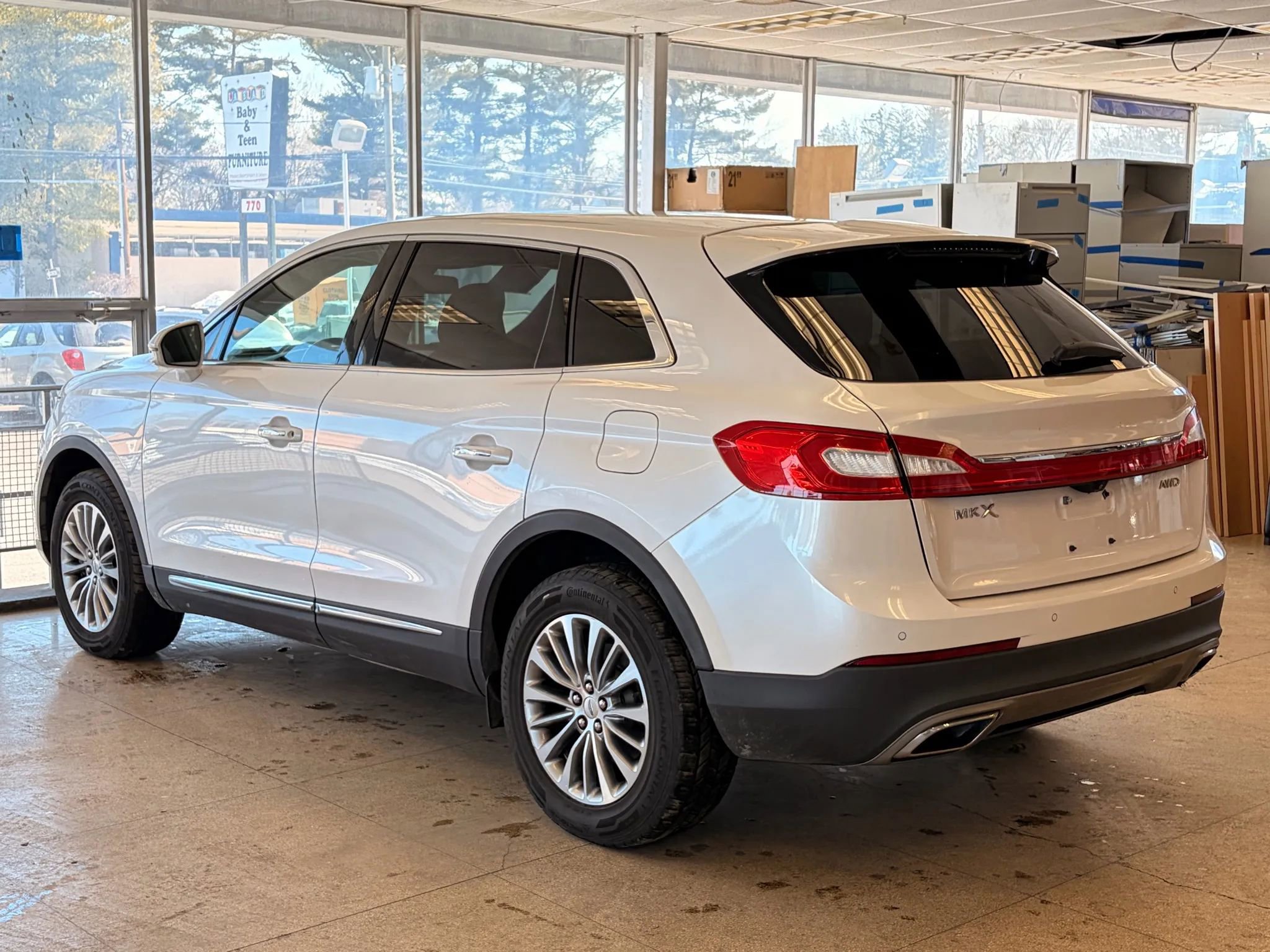 Used 2017 Lincoln MKX Select w/ Select Plus Package image 52
