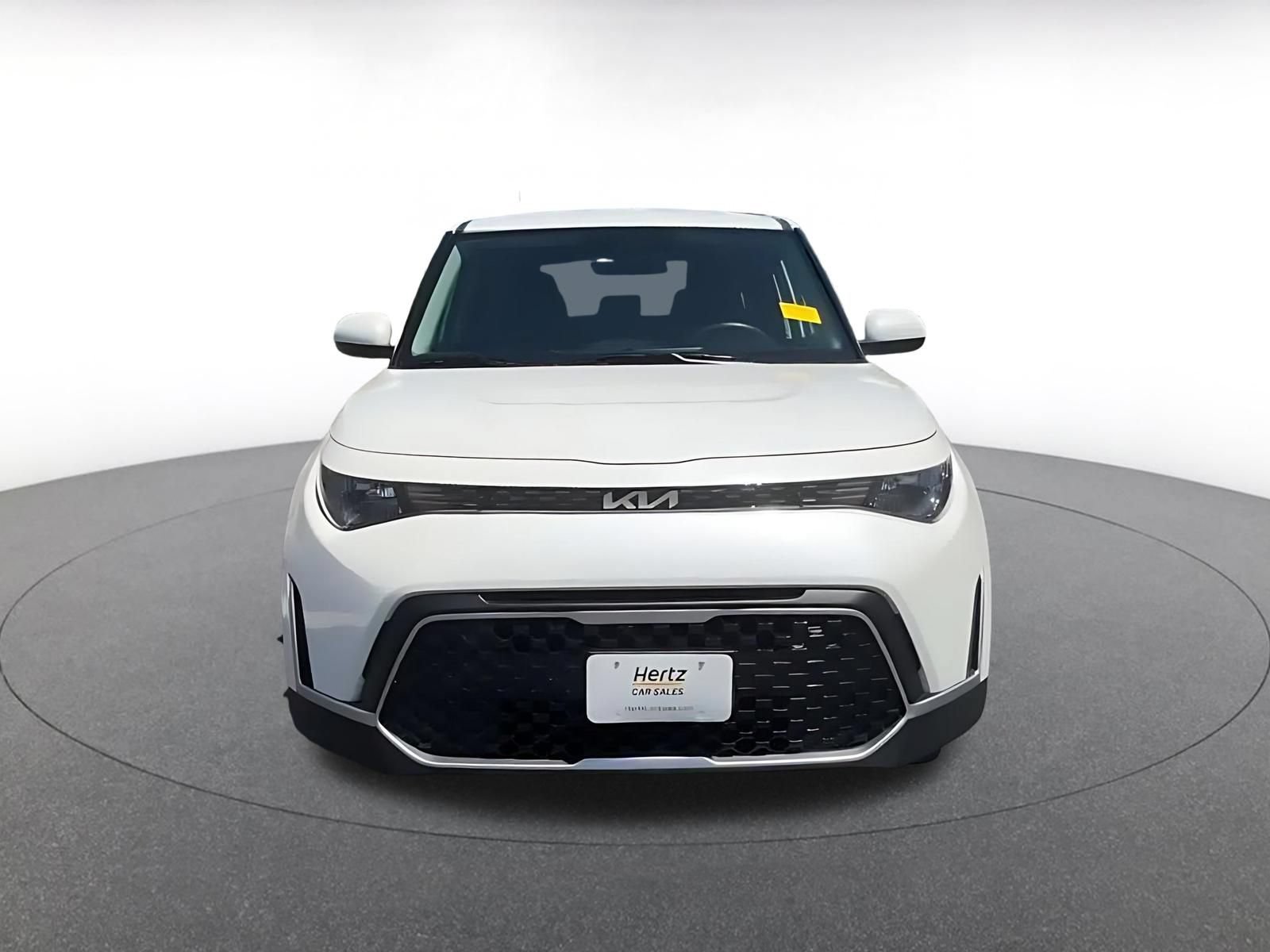 Used 2025 Kia Soul LX w/ LX Technology Package FWD image 4
