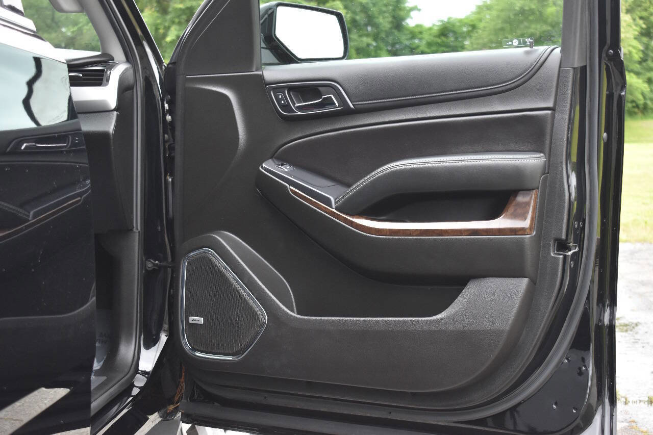 Used 2018 Chevrolet Suburban LT AWD/4WD image 10