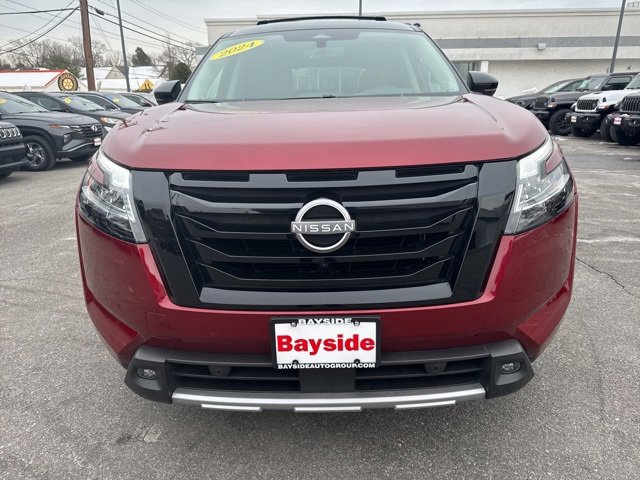 Used 2024 Nissan Pathfinder Platinum w/ Black Appearance Package image 41