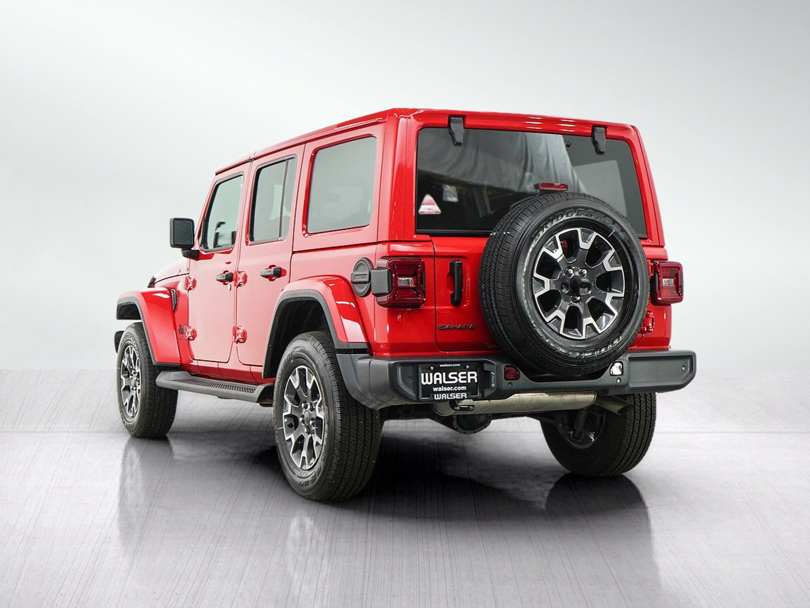 Used 2026 Jeep Wrangler Unlimited Sahara AWD/4WD image 3