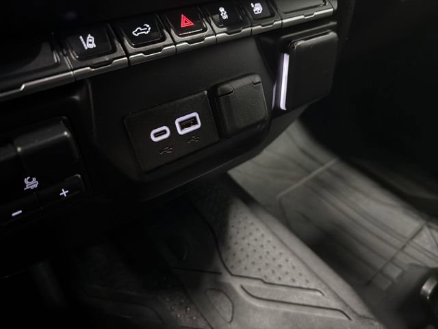 Certified 2025 Chevrolet Silverado 2500 Custom w/ Custom Convenience Package image 25