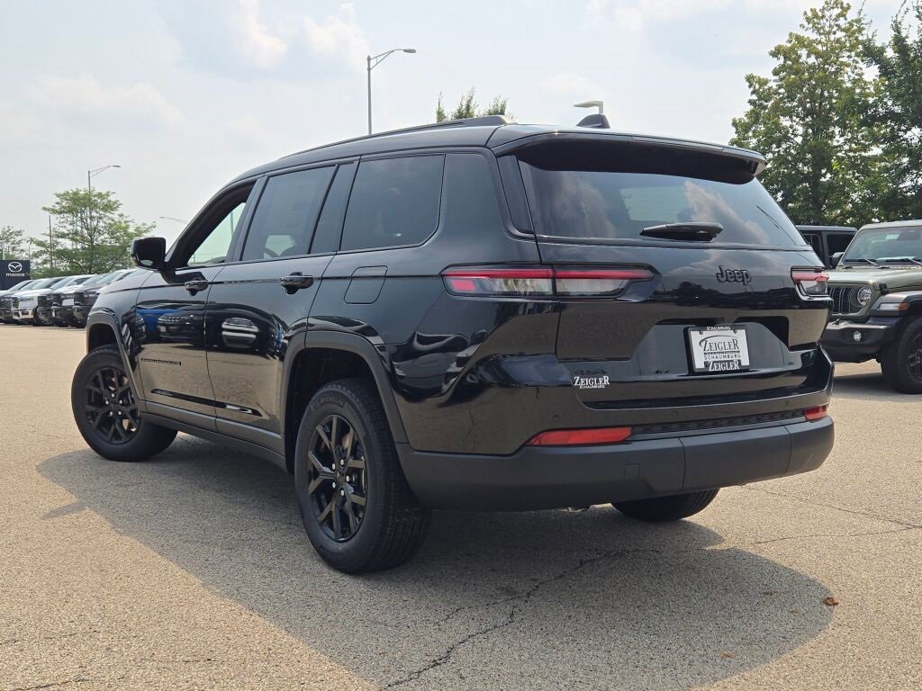 New 2025 Jeep Grand Cherokee L Laredo image 14