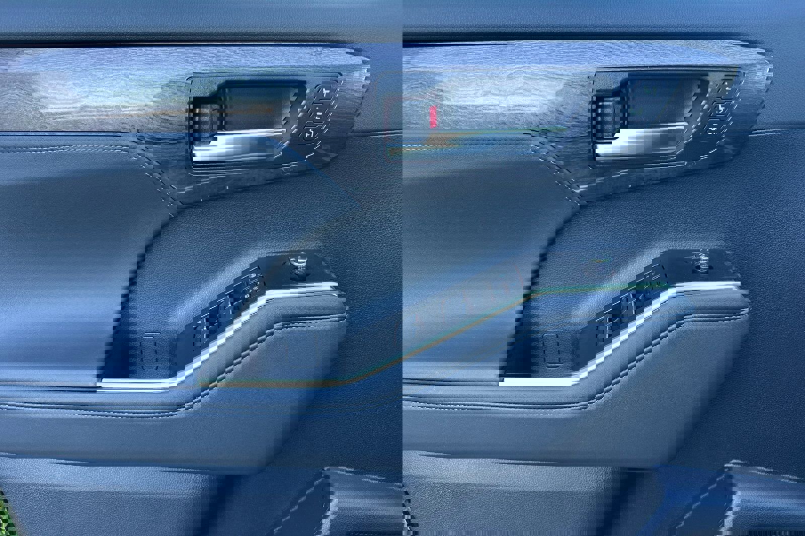 New 2026 Toyota Highlander Limited AWD/4WD image 10