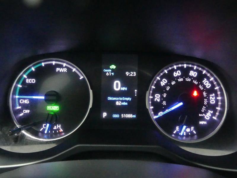 Used 2021 Toyota RAV4 LE image 30