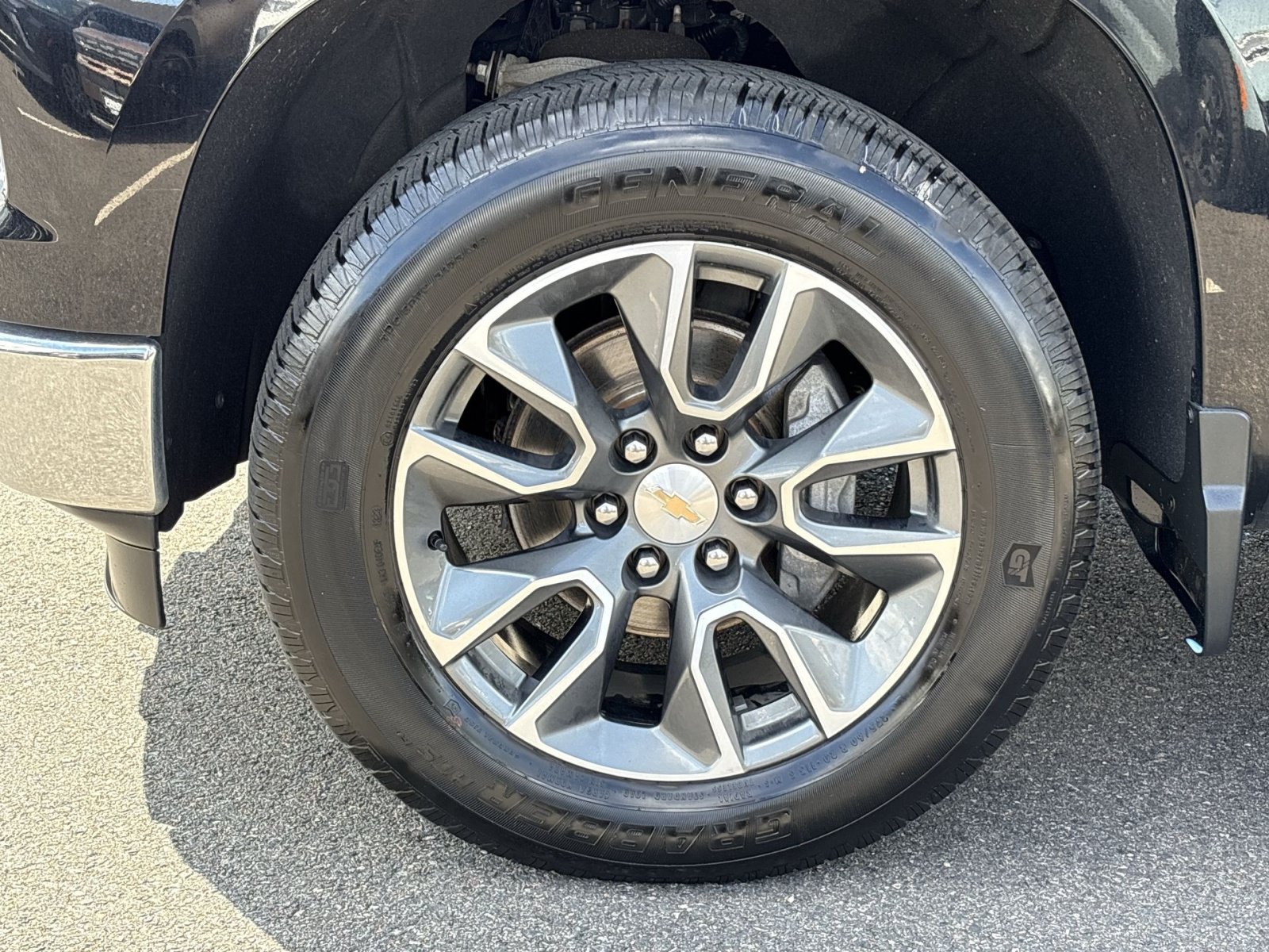 Used 2023 Chevrolet Silverado 1500 LT AWD/4WD image 12