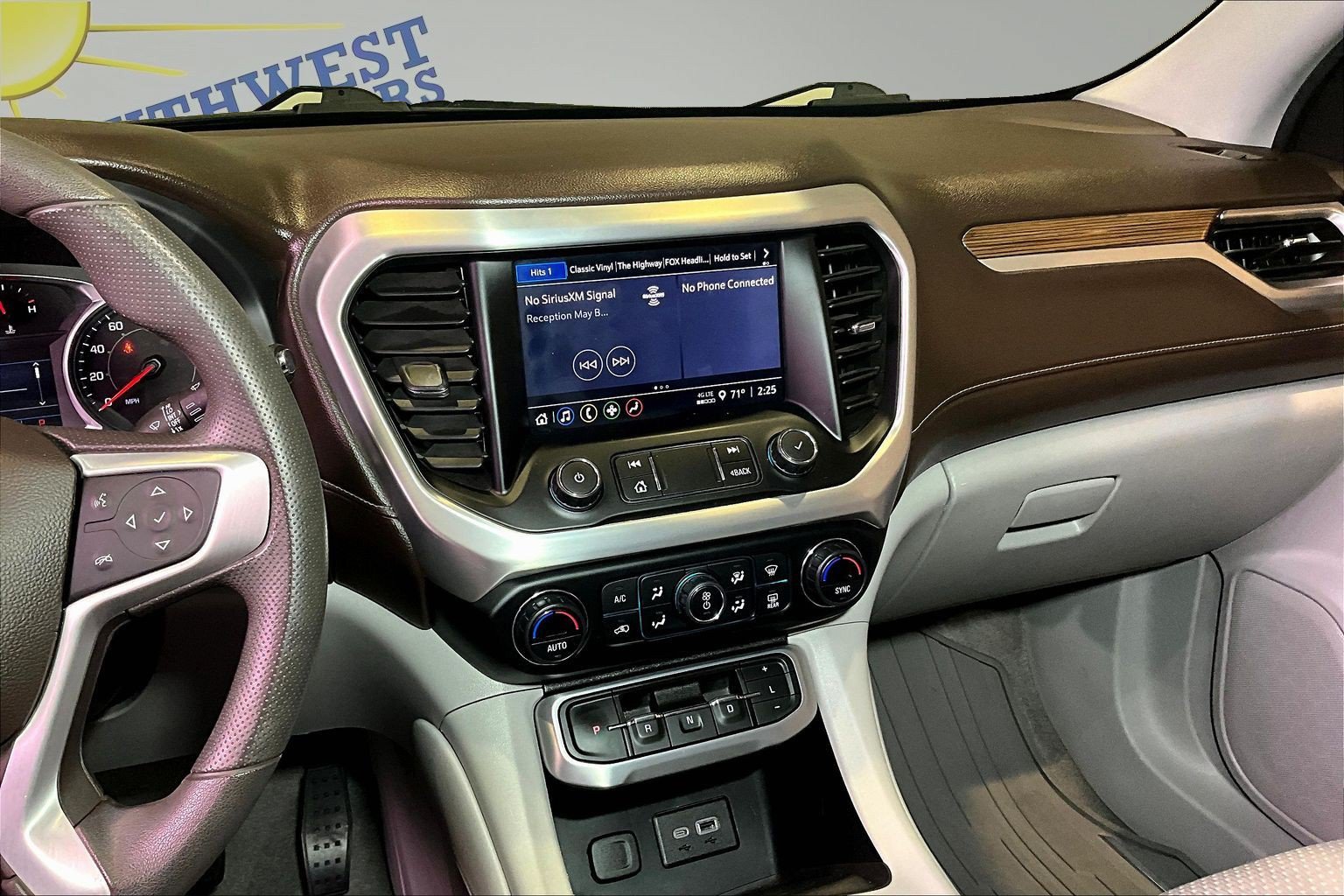 Used 2022 GMC Acadia SLE FWD image 10