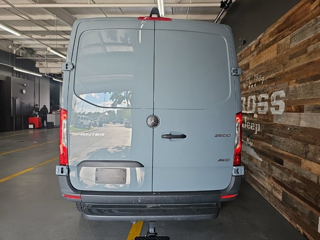 Used 2024 Mercedes-Benz Sprinter 2500 image 5