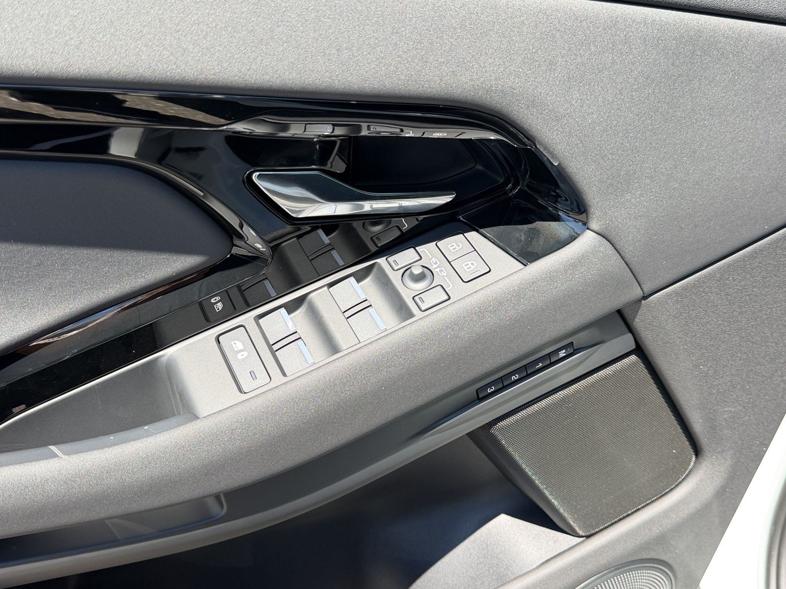 New 2026 Land Rover Range Rover Evoque S AWD/4WD image 26