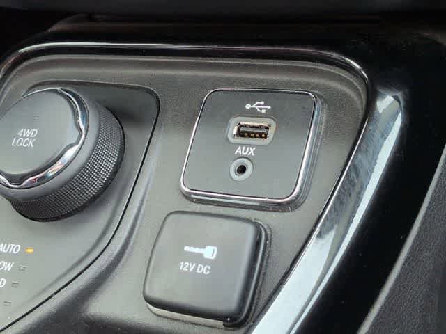 Used 2018 Jeep Compass Limited AWD/4WD image 27