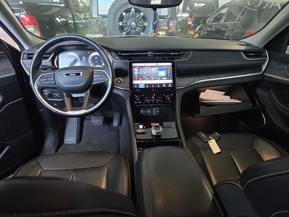 Used 2022 Jeep Grand Cherokee Limited AWD/4WD image 5