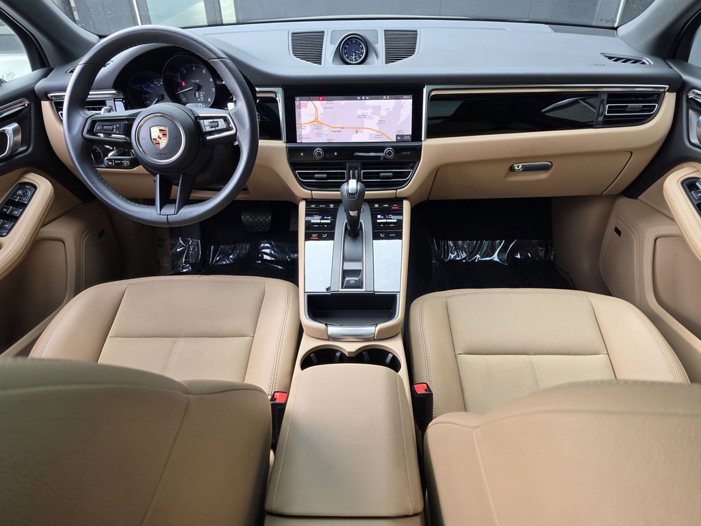 Certified 2023 Porsche Macan Turbo image 11
