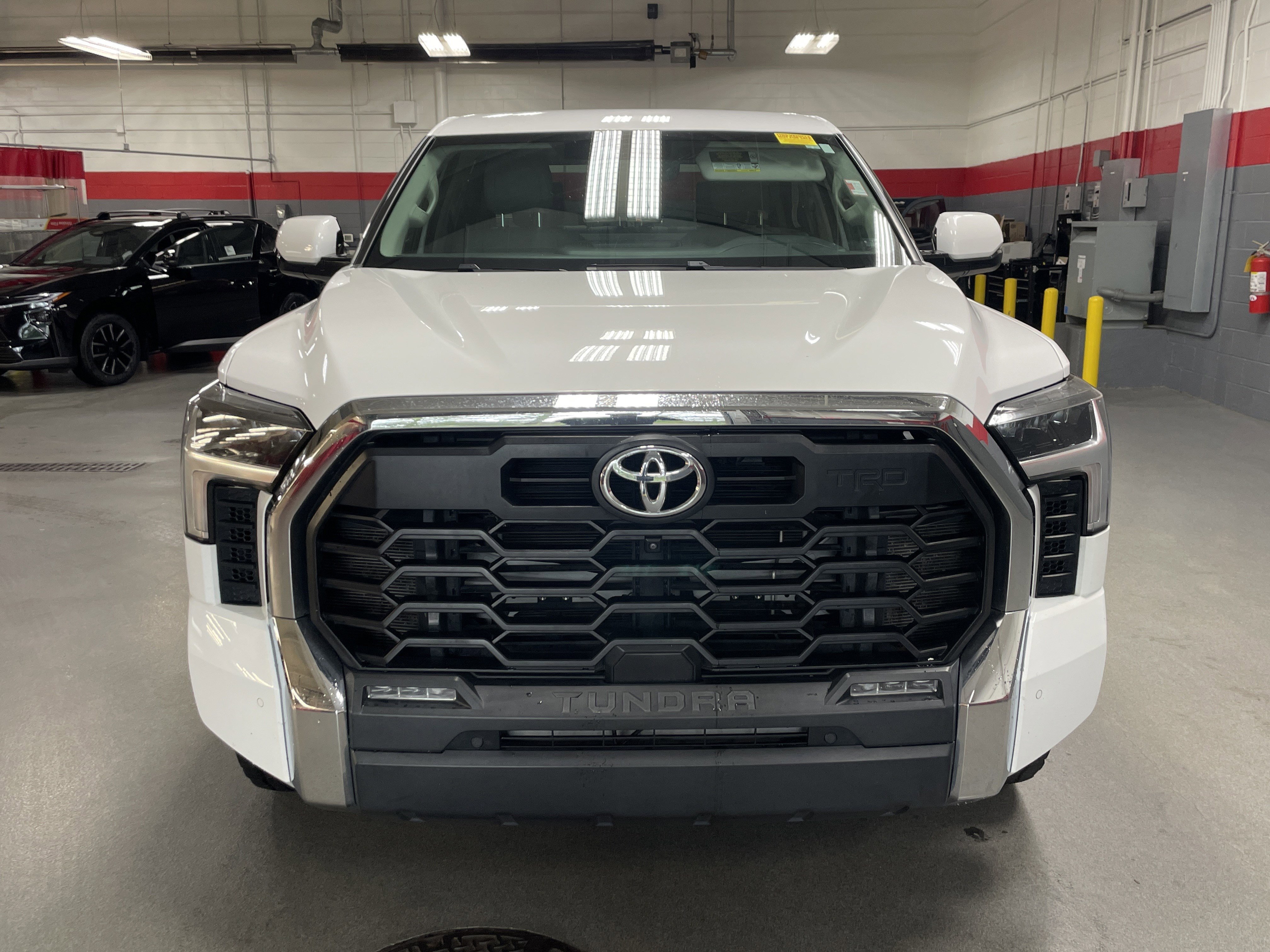 Used 2022 Toyota Tundra SR5 RWD image 3