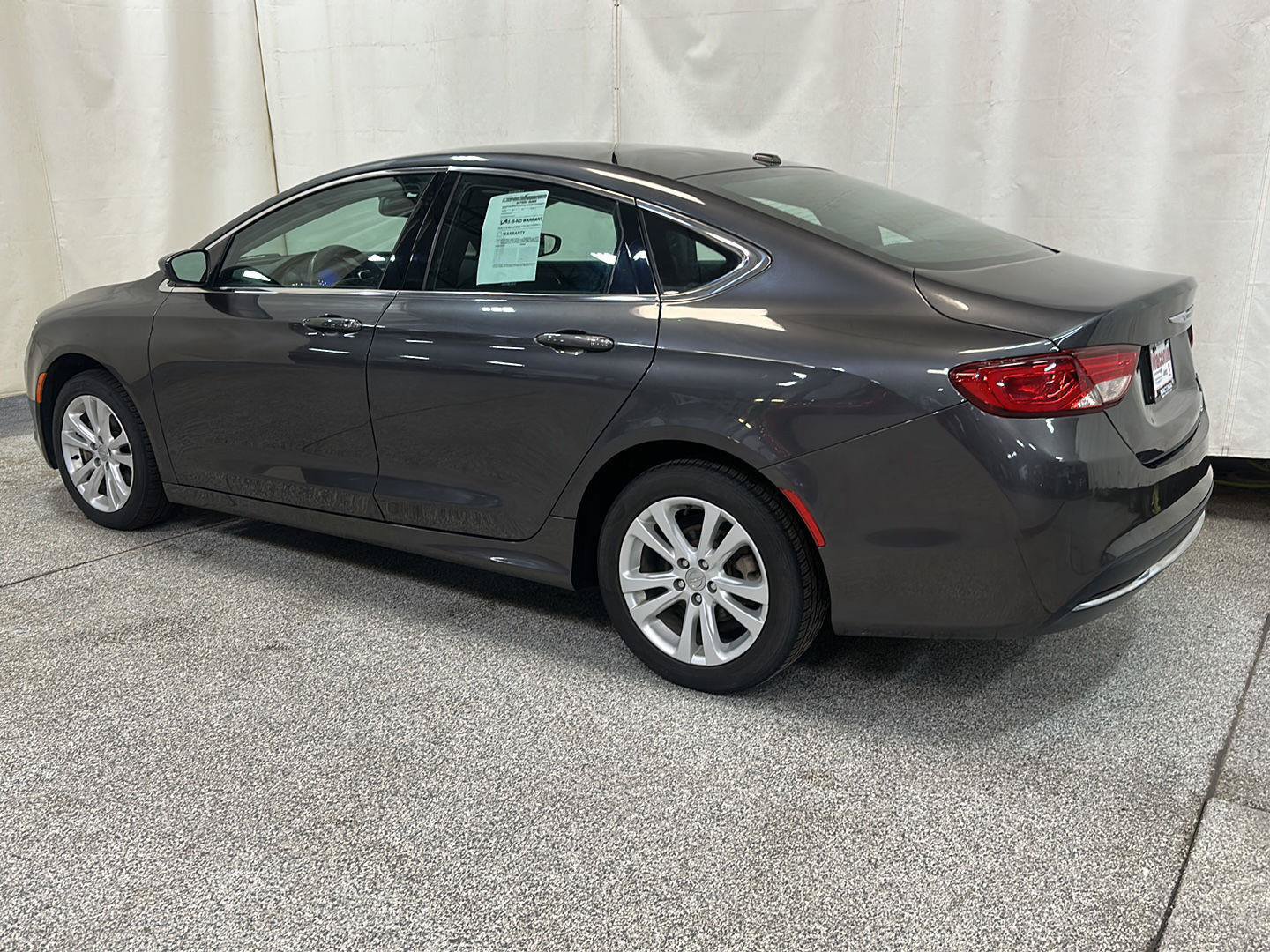 Used 2016 Chrysler 200 Limited w/ Convenience Group FWD image 3