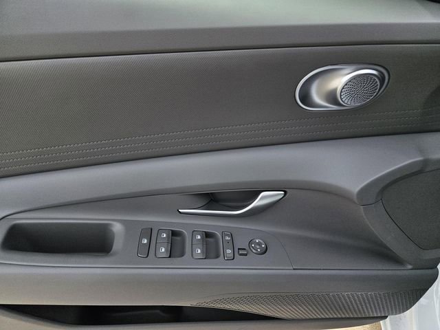 New 2026 Hyundai Elantra SE image 11