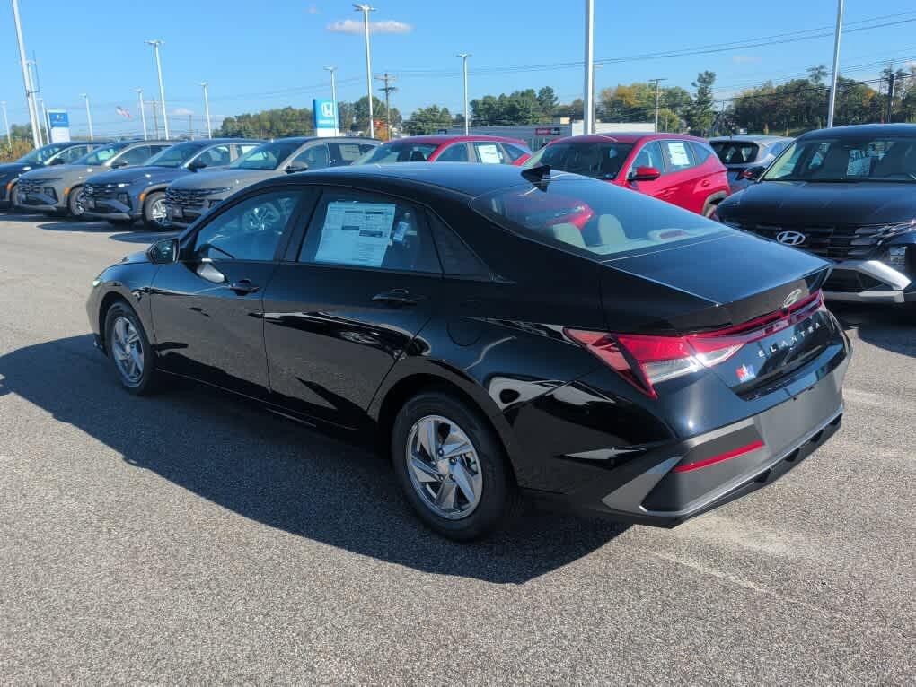 New 2026 Hyundai Elantra SE FWD image 10