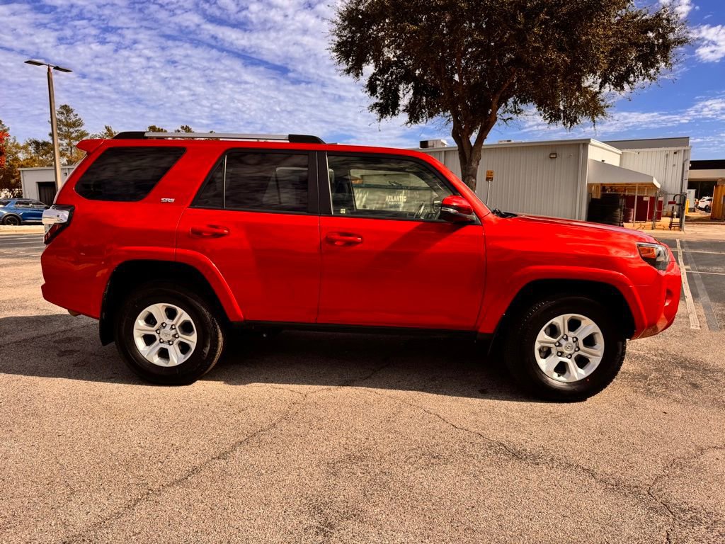 Used 2023 Toyota 4Runner SR5 Premium w/ Moonroof Package RWD image 10