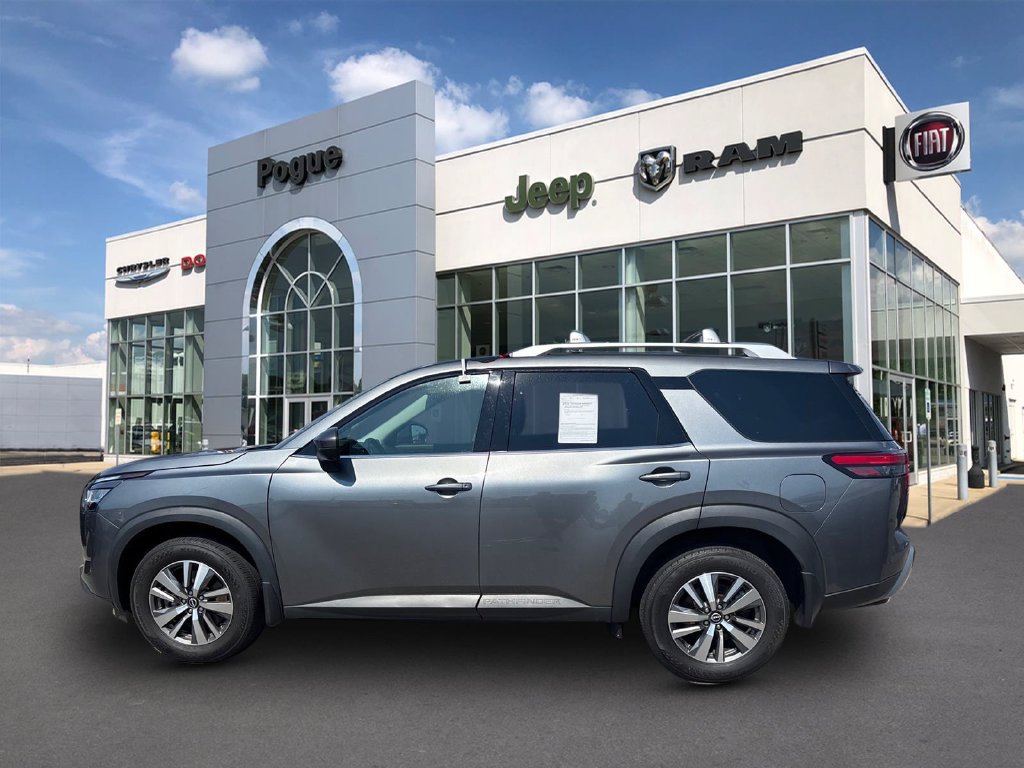 Used 2023 Nissan Pathfinder SL AWD/4WD image 5