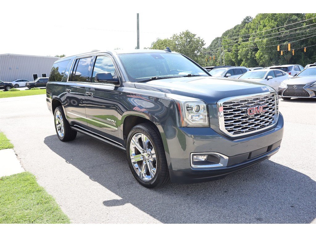 Used 2020 GMC Yukon XL Denali w/ Denali Premium Package AWD/4WD image 7