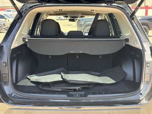Used 2023 Subaru Forester Premium AWD/4WD image 33