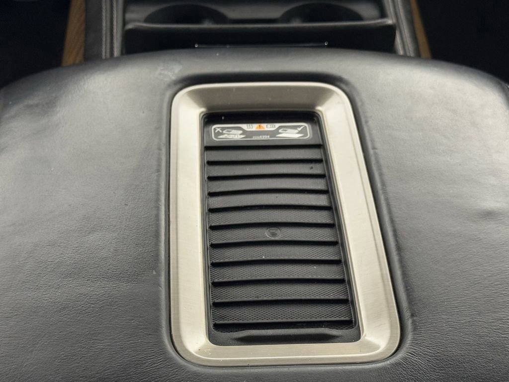 Used 2020 GMC Yukon XL Denali image 26