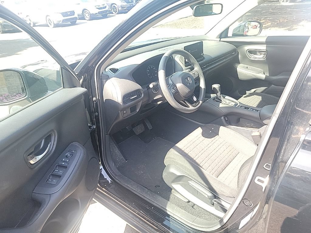 Used 2023 Honda HR-V LX image 15