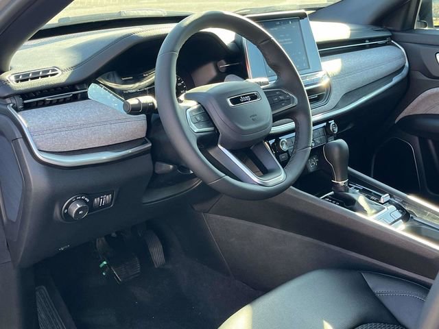 New 2026 Jeep Compass Latitude image 9