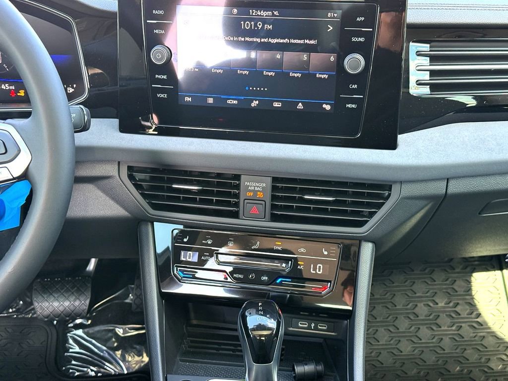 New 2025 Volkswagen Jetta SE image 21
