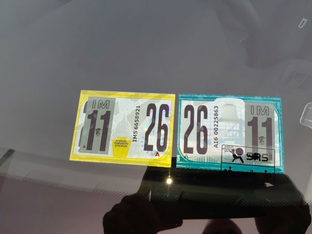 Used 2024 Volvo XC40 B5 Plus image 21