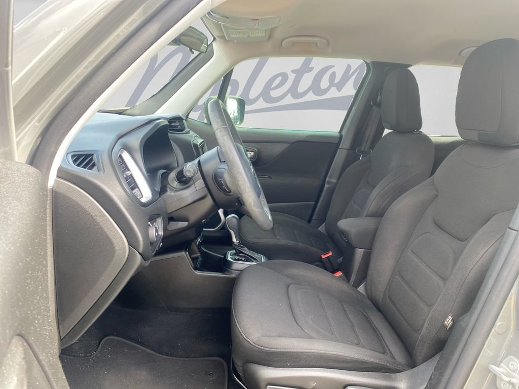 Used 2021 Jeep Renegade Latitude FWD image 15