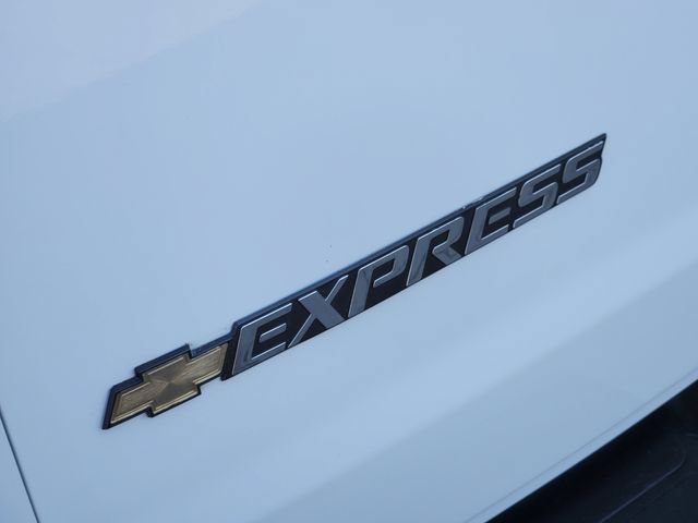 Used 2025 Chevrolet Express 2500 w/ Driver Convenience Package RWD image 8