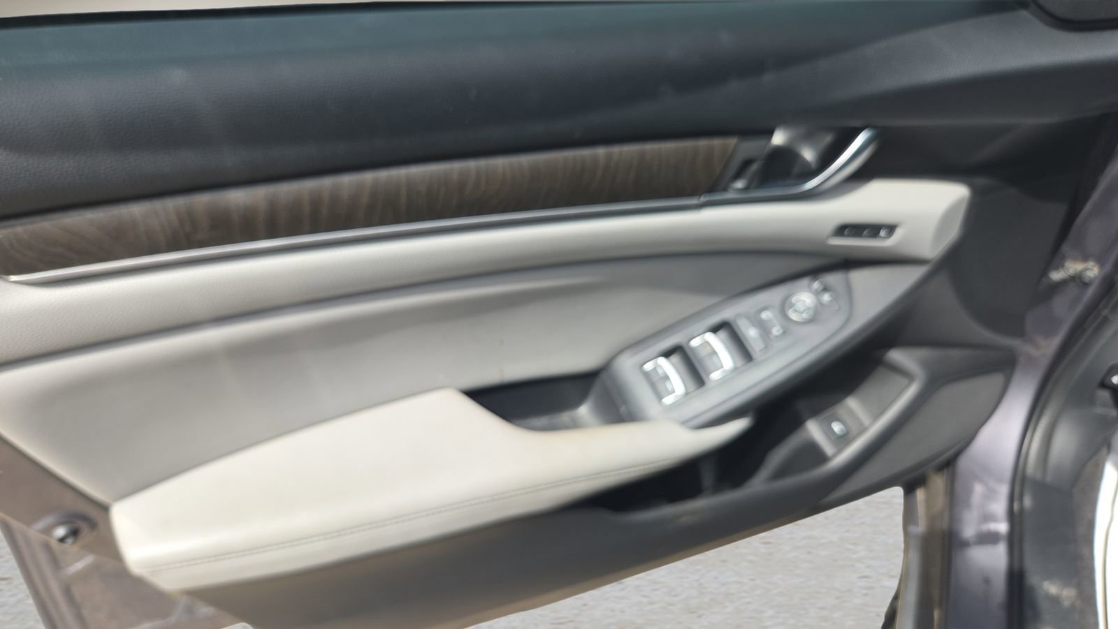 Used 2018 Honda Accord EX-L image 17