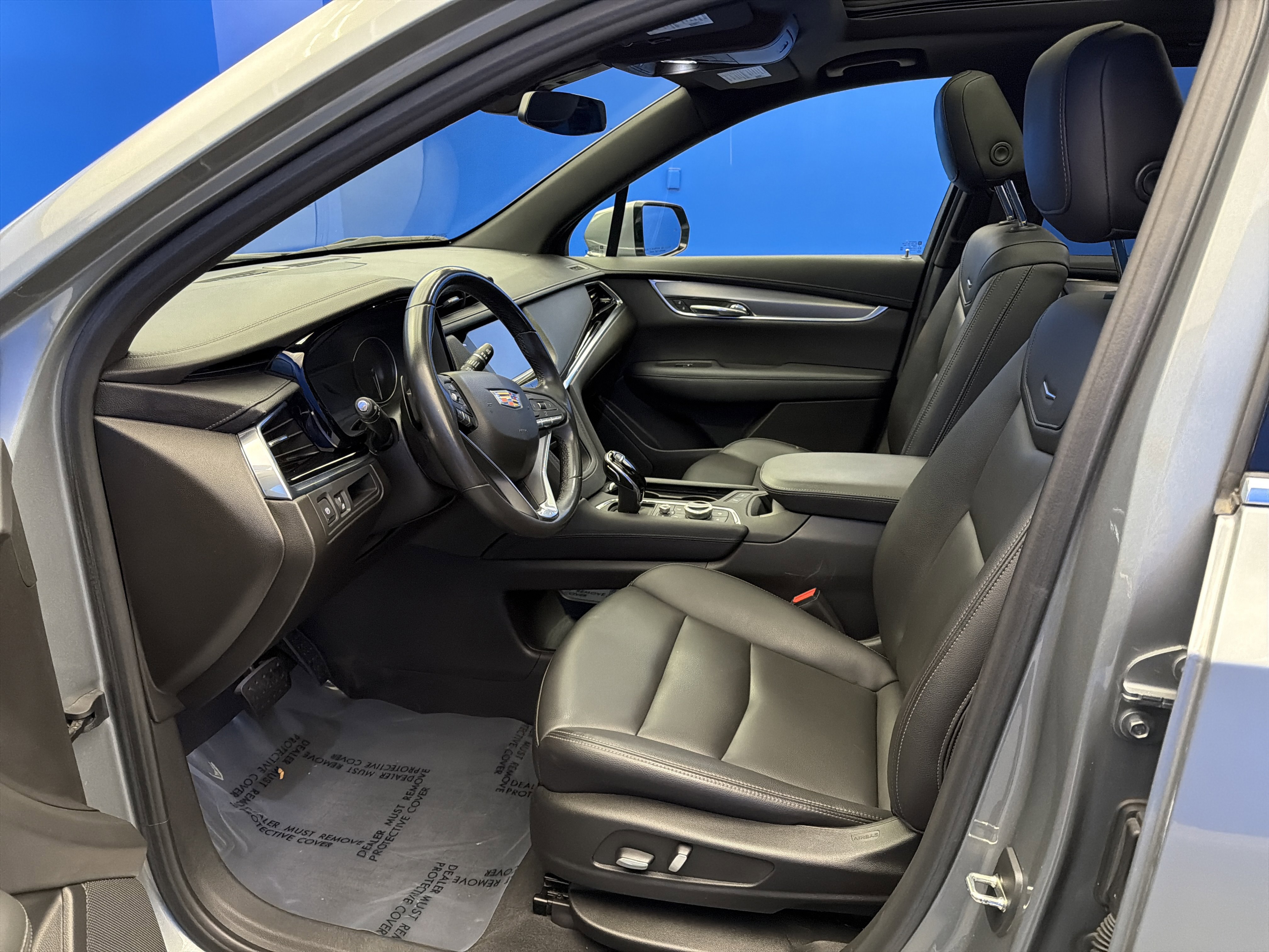 Used 2023 Cadillac XT6 Luxury image 13