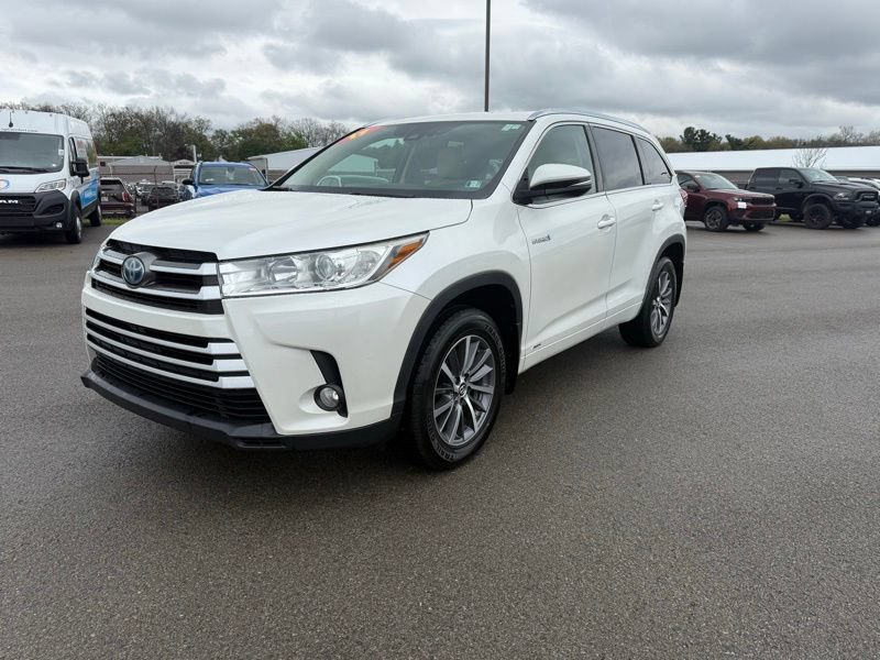 Used 2017 Toyota Highlander XLE AWD/4WD image 3
