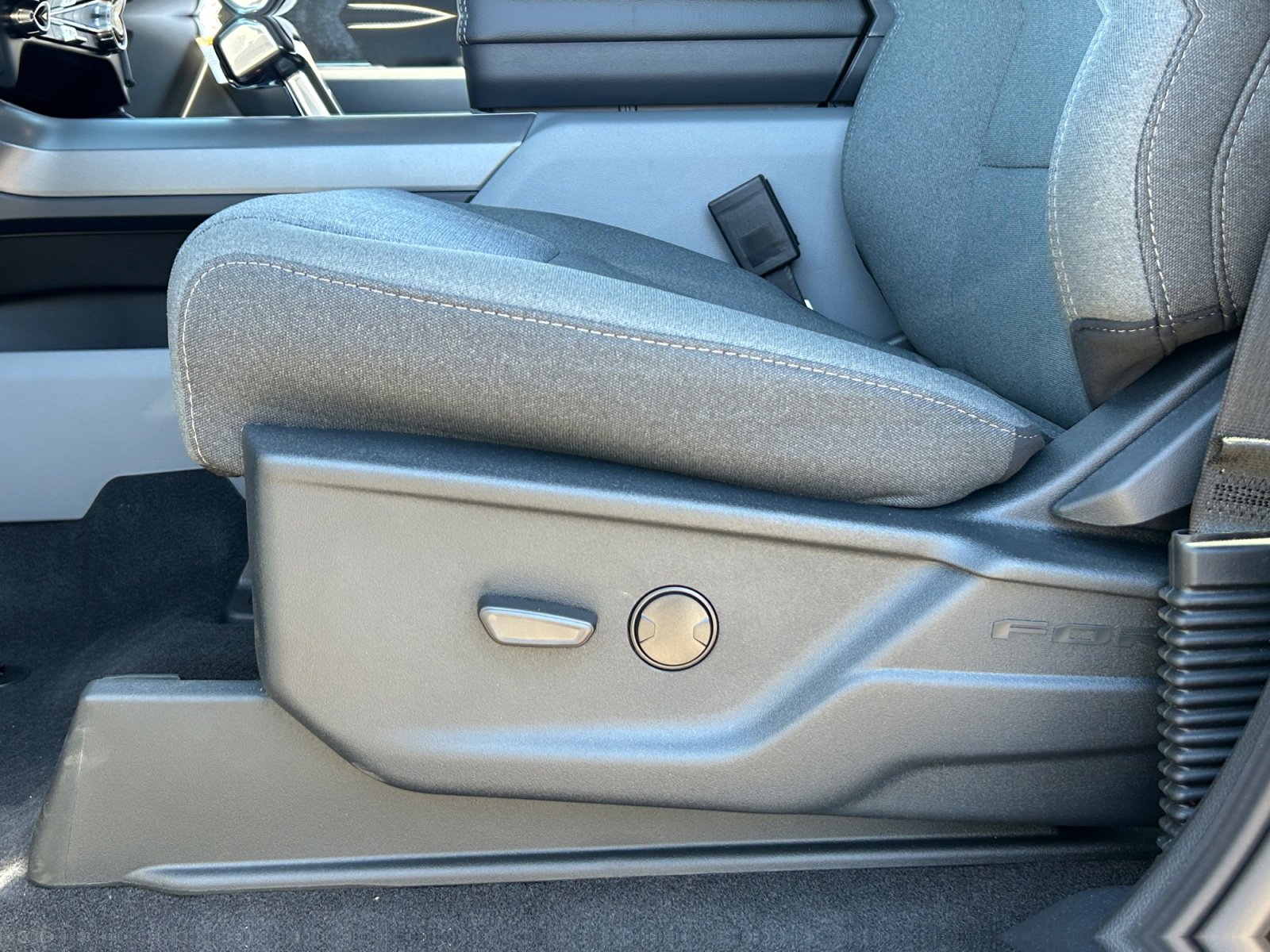 New 2025 Ford F150 Lightning XLT AWD/4WD image 14