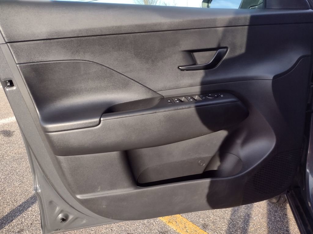 Used 2024 Hyundai Kona SE image 13