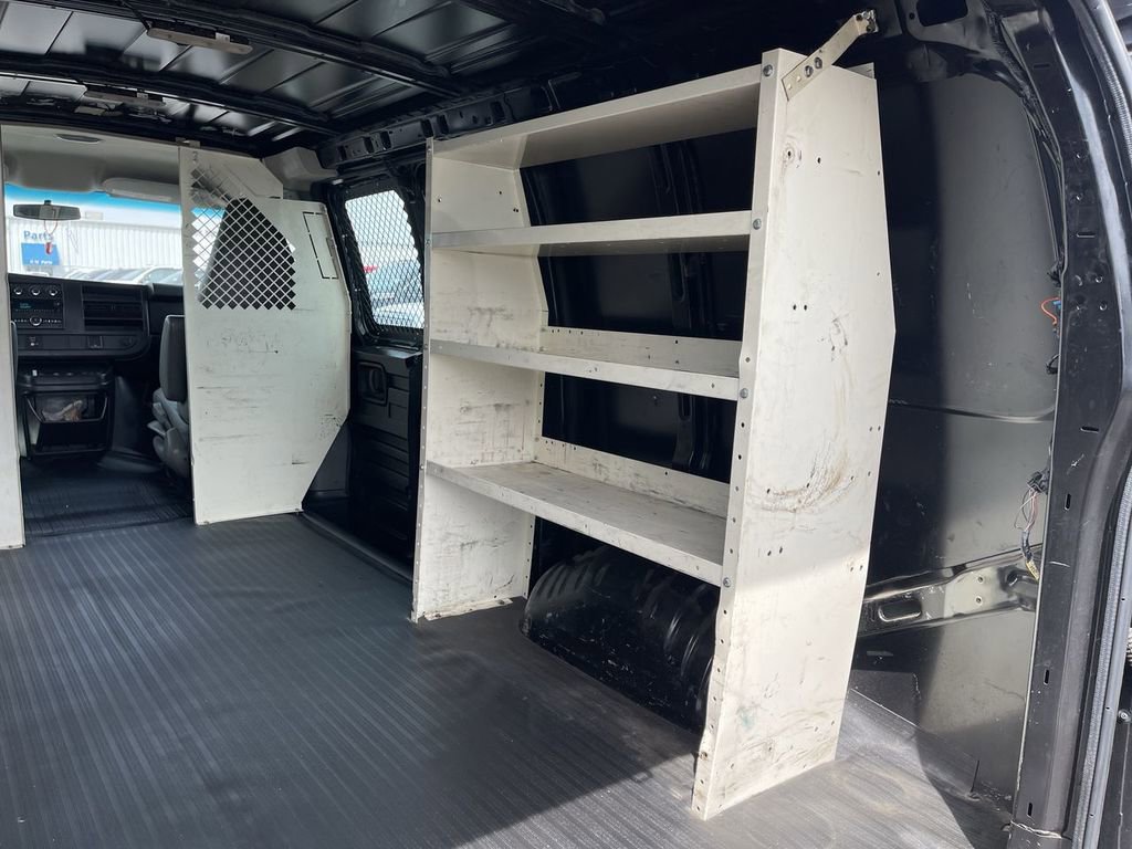 Used 2016 Chevrolet Express 3500 RWD image 12