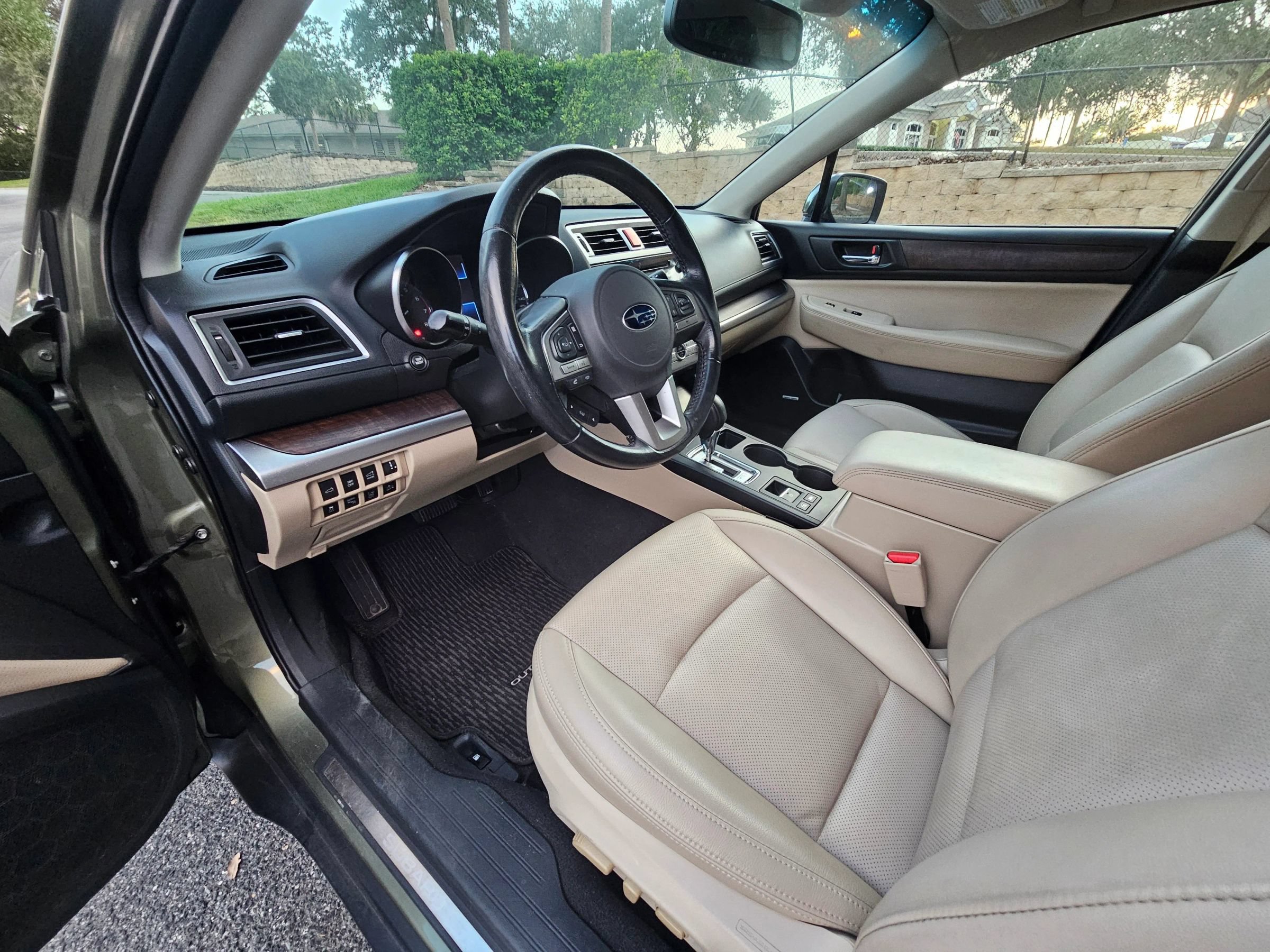 Used 2015 Subaru Outback 2.5i Limited AWD/4WD image 10