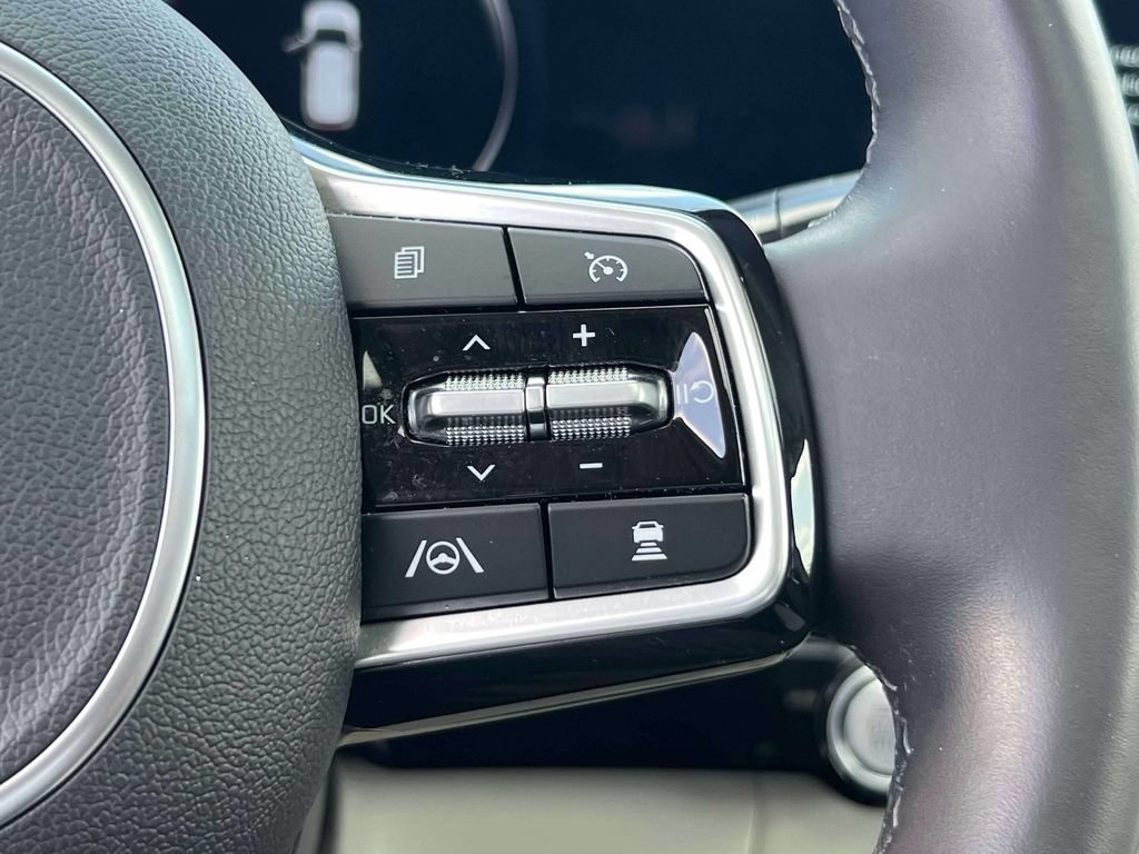 Certified 2024 Kia Carnival SX Prestige FWD image 23