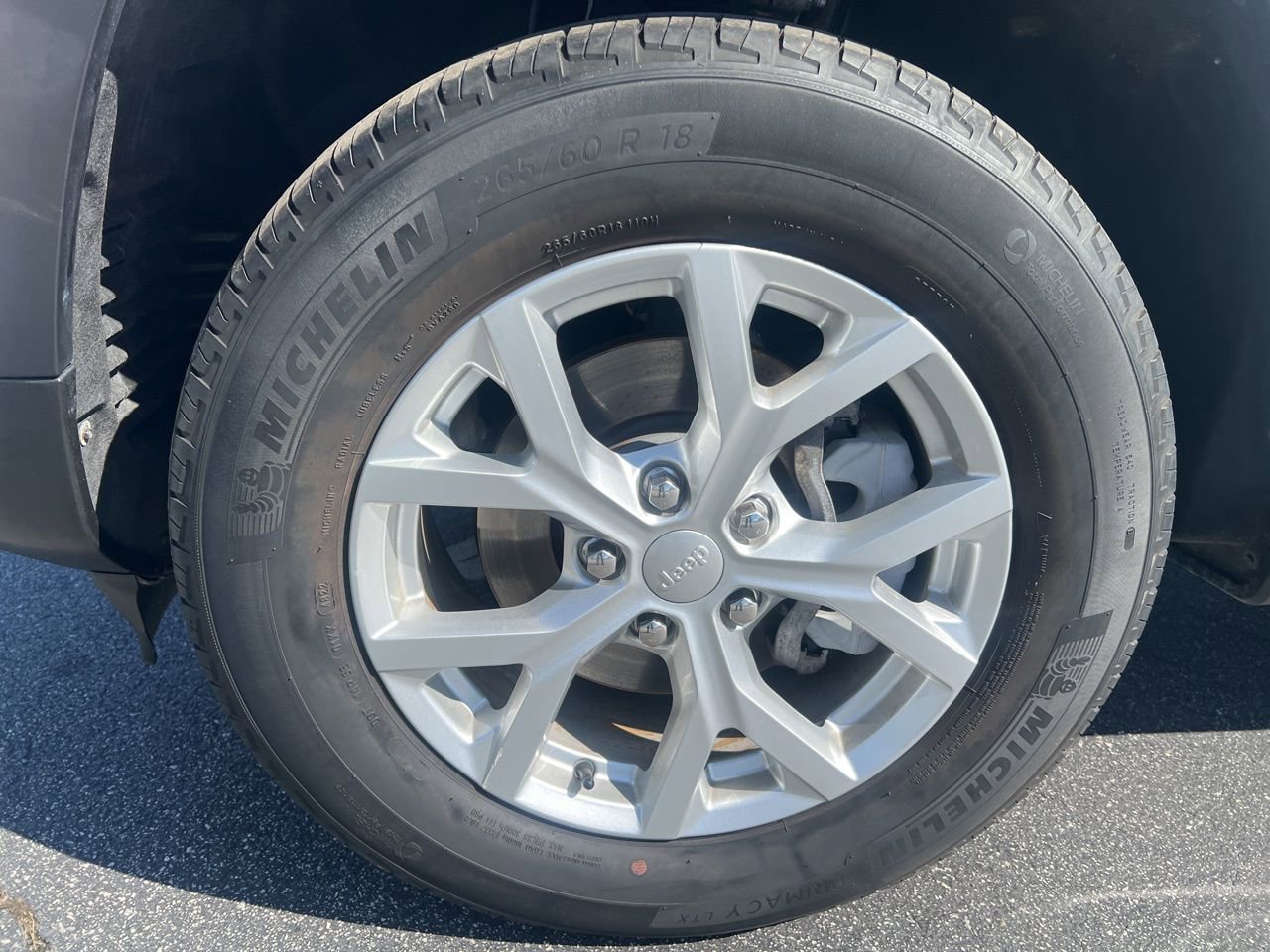 Used 2023 Jeep Grand Cherokee Limited image 11