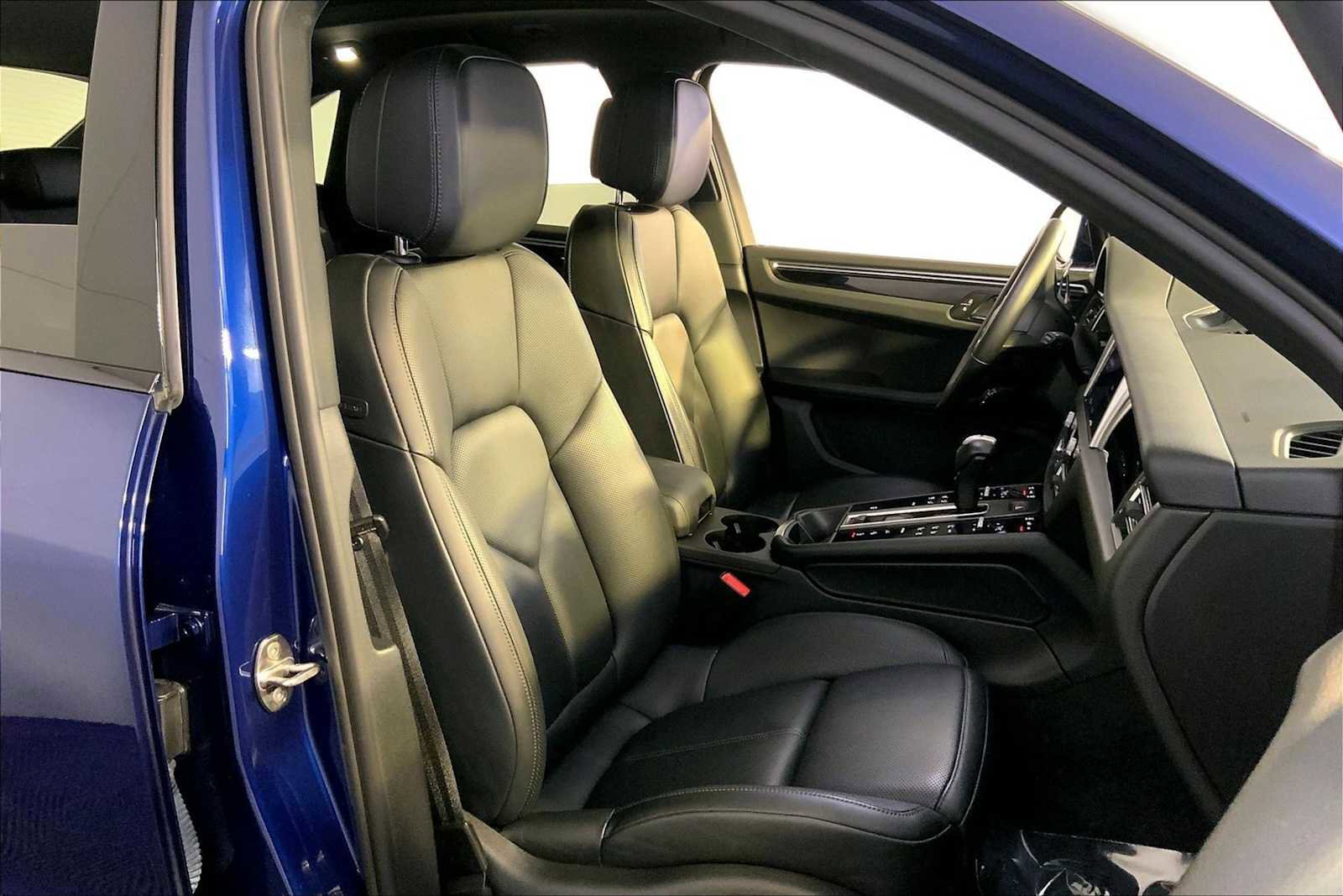 Certified 2024 Porsche Macan image 18