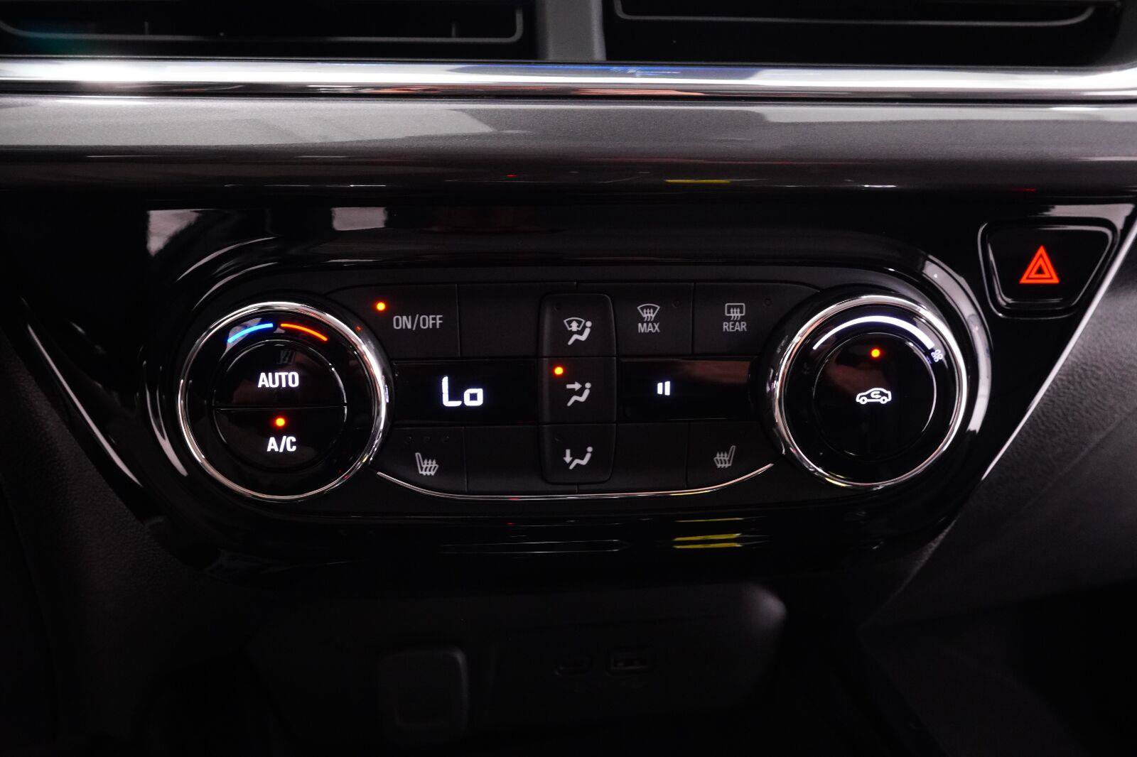 Used 2026 Chevrolet Trax ACTIV w/ Driver Confidence Package FWD image 14