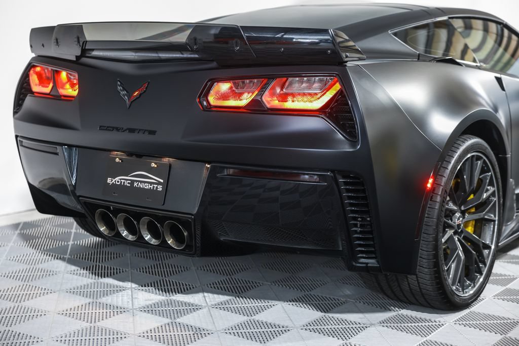 Used 2016 Chevrolet Corvette Z06 w/ 3LZ Preferred Equipment Group RWD image 11